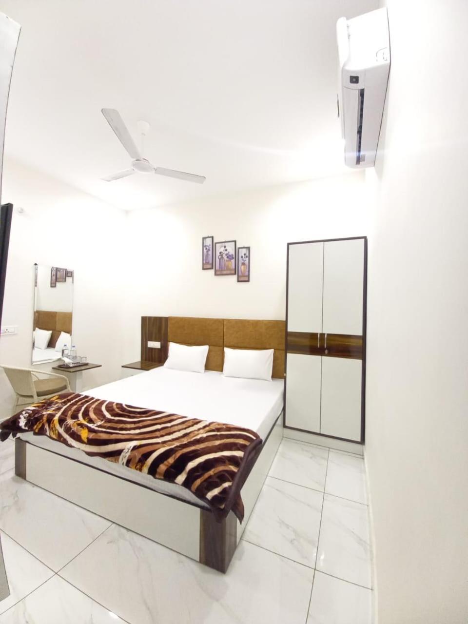Hotel Kg Residency Ludhiana Exterior foto